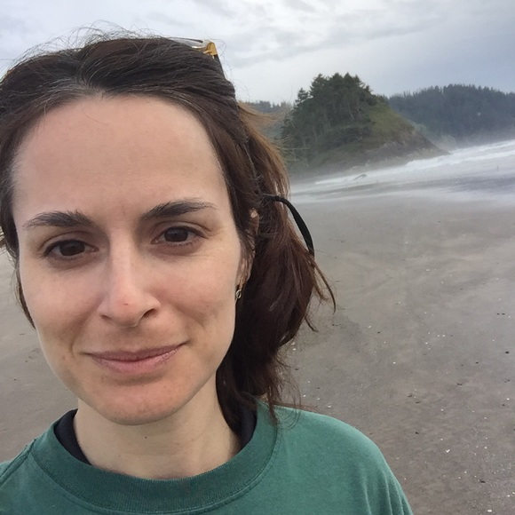 Meet your Posher, Emily - Picture 1 of 1